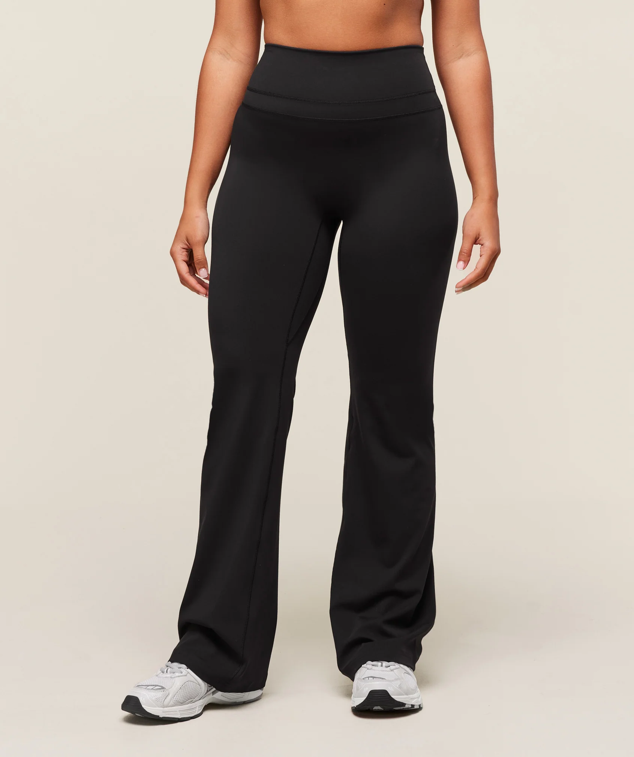 Whitney Short Flared Legging Short