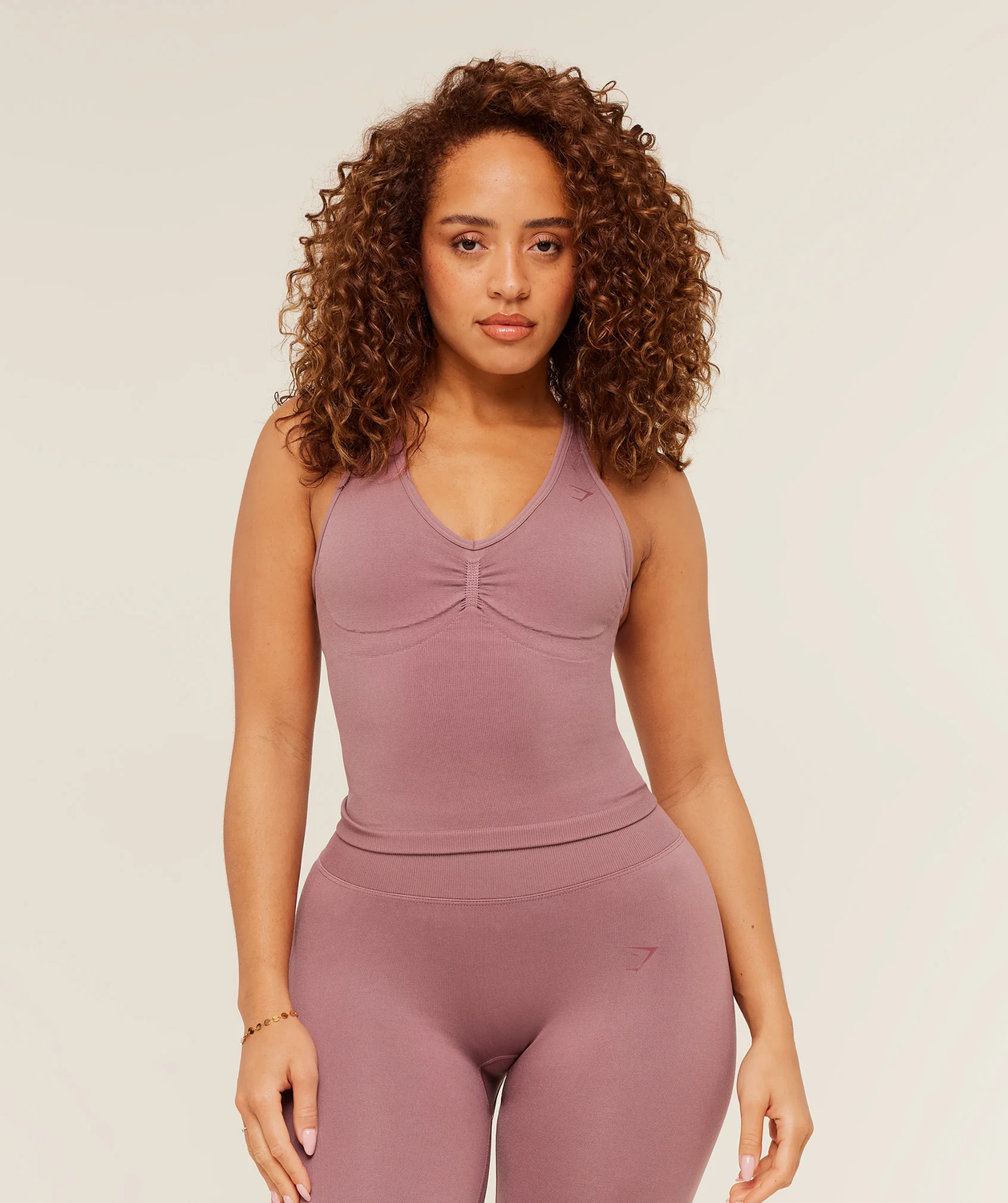 Lift Seamless Tank With Shelf